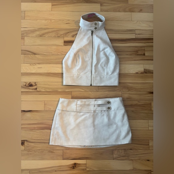 Matching Leather Set - Picture 2 of 3